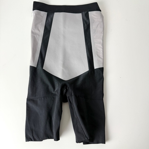 SPANX Sculpt OnCore On Core High Waist Mod Anthony Shorts Shapewear Sculpting S - Picture 9 of 9
